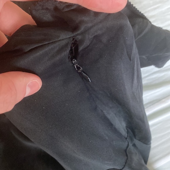 City DKNY Silk Black Top - Size 6 - Picture 9 of 9